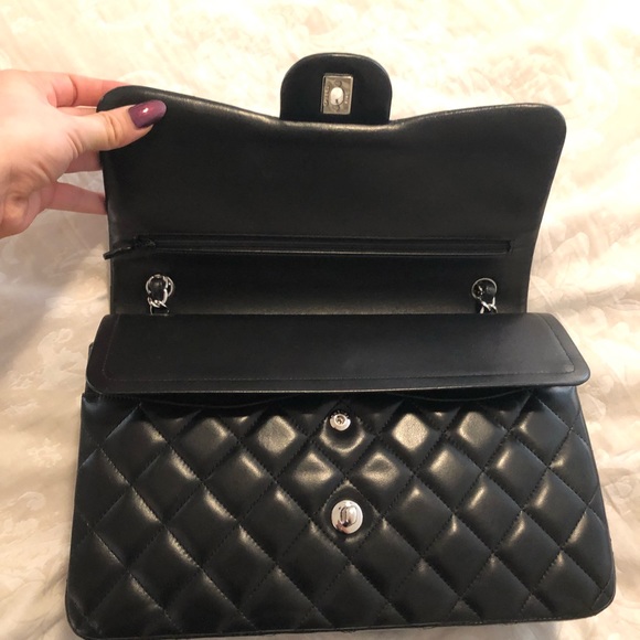 SOLD!!!!   Gorgeous Chanel jumbo lamb skin double - Picture 6 of 8